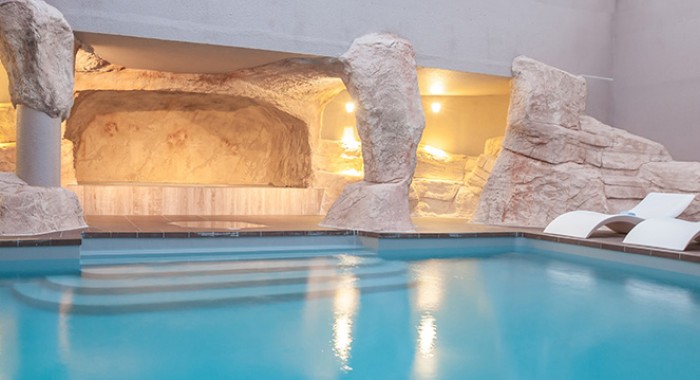 Hotel Le Royal Ours Blanc, Alpe d'Huez ski chalet, image 7